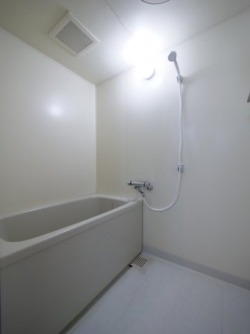 ロンディーネ福田の浴室