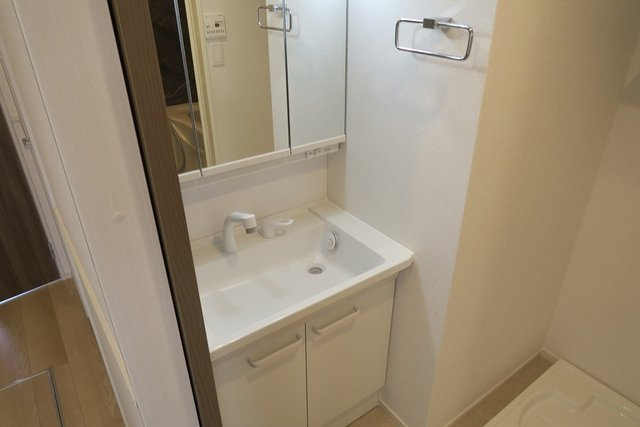 リガーレ　シダミの洗面所|脱衣スペースもあります