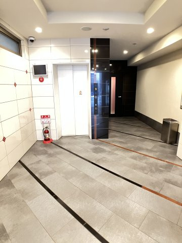 SERENITE堺筋本町SUDのロビー