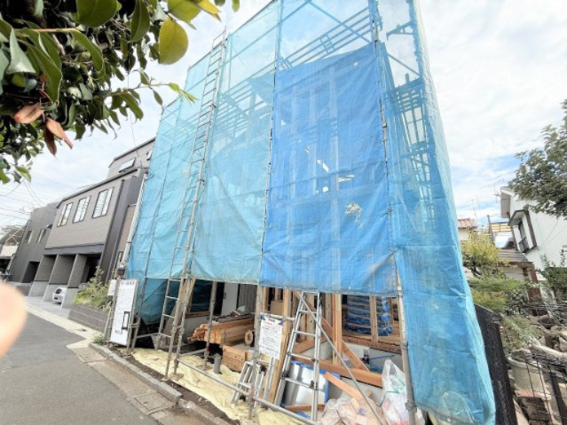 【外観】 | 【仲介手数料２７０万円が無料！！】■延床９７平米■３ＬＤＫ＋車庫■リビングは吹抜け天井 | 【お得な諸費用サービスキャンペーン中！！】
■詳細は「物件概要」の「諸費用」欄をご確認下さい！
■延床９７平米！
■３ＬＤＫ＋車庫
■リビングは吹抜け天井！
■ＺＥＨ水準住宅！
■省エネ性能ラベル！