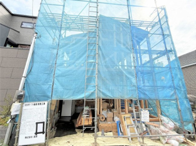 【外観】 | 【仲介手数料２７０万円が無料！！】■延床９７平米■３ＬＤＫ＋車庫■リビングは吹抜け天井 | 【お得な諸費用サービスキャンペーン中！！】
■詳細は「物件概要」の「諸費用」欄をご確認下さい！
■延床９７平米！
■３ＬＤＫ＋車庫
■リビングは吹抜け天井！
■ＺＥＨ水準住宅！
■省エネ性能ラベル！