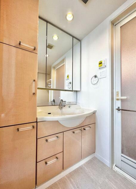 アルフィーネステーションプラザ春日の独立洗面台