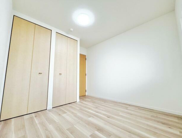 アルフィーネステーションプラザ春日の洋室