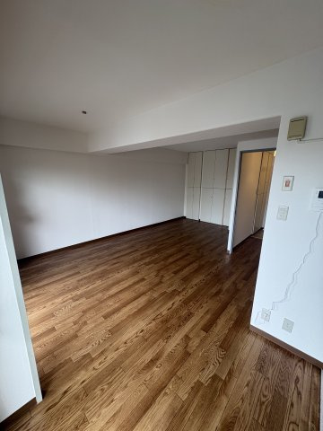 西新井スカイハイツの居間・リビング|洋室・12帖