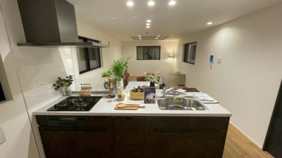 【キッチン】 | メルディア小竹向原B号棟 | ★3口ガスコンロのシステムキッチンでお料理もはかどります★