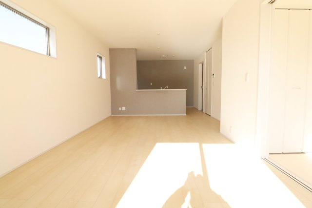 須賀川市森宿字安積田　　　　6号棟　　　西袋第1小学校、西袋中学区　の居間・リビング