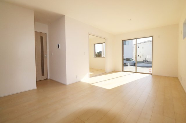 須賀川市森宿字安積田　　　　6号棟　　　西袋第1小学校、西袋中学区　の居間・リビング