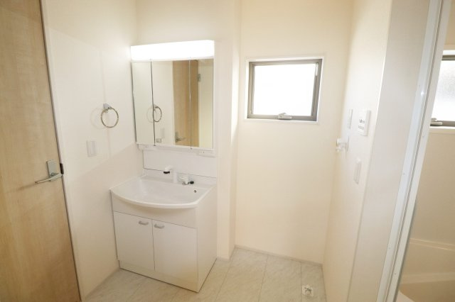 須賀川市森宿字安積田　　　　6号棟　　　西袋第1小学校、西袋中学区　の洗面所