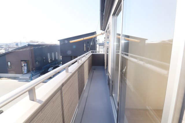 須賀川市森宿字安積田　　　　6号棟　　　西袋第1小学校、西袋中学区　のバルコニー