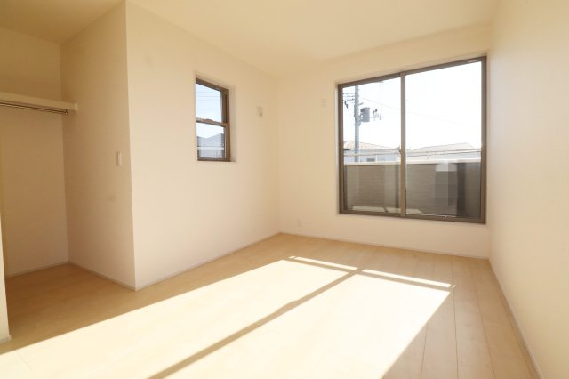 須賀川市森宿字安積田　　　　6号棟　　　西袋第1小学校、西袋中学区　の洋室