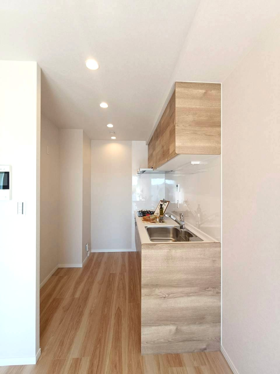 サーパス三郷|エントランス