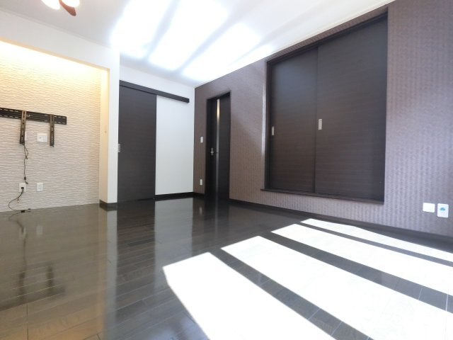 宮野木町S邸貸戸建ての居間・リビング