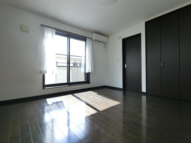 宮野木町S邸貸戸建ての洋室