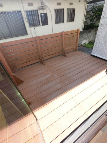 宮野木町S邸貸戸建てのバルコニー|※ウッドデッキ付