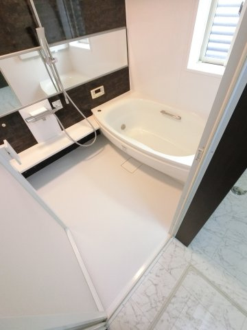 宮野木町S邸貸戸建ての浴室