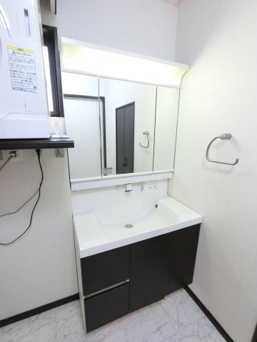 宮野木町S邸貸戸建ての独立洗面台