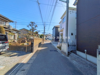 【前面道路含む現地写真】