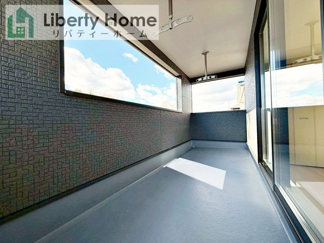 土浦市小岩田東第4　新築戸建　2号棟のバルコニー