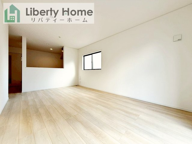 土浦市小岩田東第4　新築戸建　2号棟の居間・リビング