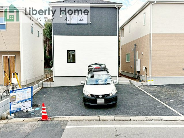 土浦市小岩田東第4　新築戸建　2号棟の駐車場