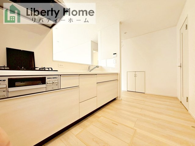 土浦市小岩田東第4　新築戸建　2号棟のキッチン