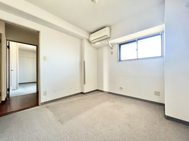 ブライトタウン浅田の洋室|北東の洋室！！
プライベート空間が確保できるのが嬉しいですね♪
