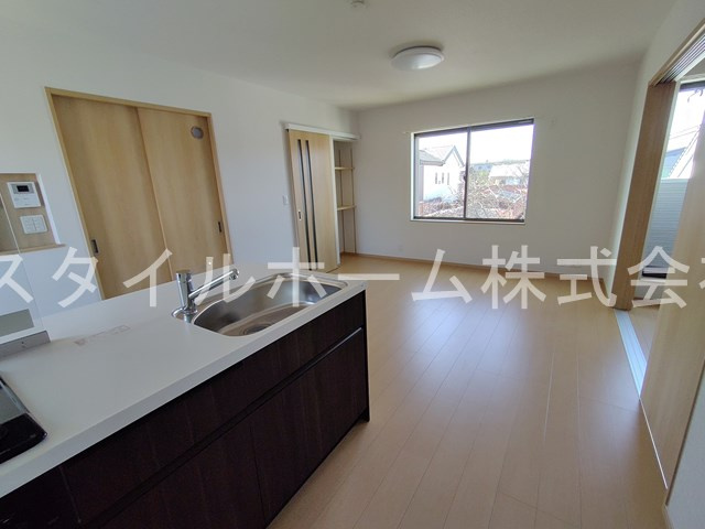 瓦の居間・リビング