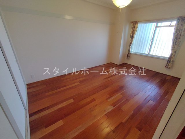 ユトリロ下地３の内装
