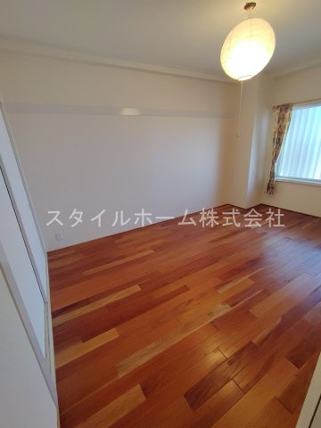 ユトリロ下地３の内装