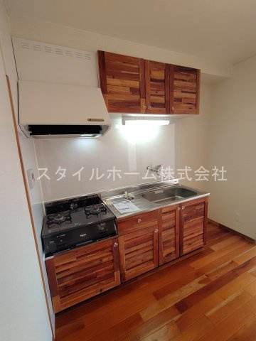 ユトリロ下地３のキッチン