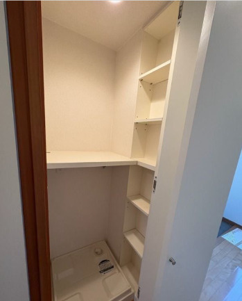 ユーレジデンス桜新町　礼金0　デザイナーズ　ペット相談　南向きの収納