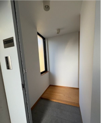 ユーレジデンス桜新町　礼金0　デザイナーズ　ペット相談　南向きの玄関