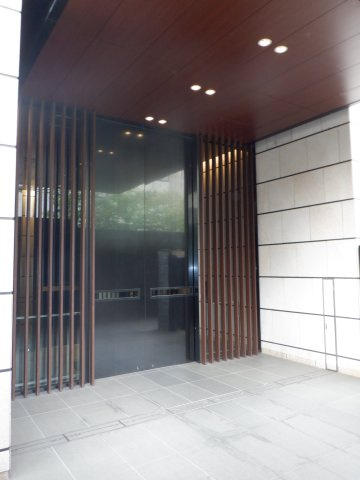 グランスイート広尾のエントランス