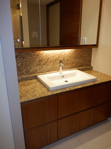 グランスイート広尾の独立洗面台