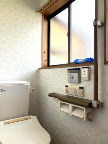 米子市両三柳　中古住宅のトイレ