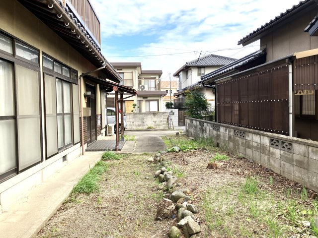 米子市両三柳　中古住宅の庭