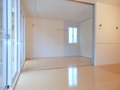 【居間・リビング】 | プロシードKⅡ | 同間取り別部屋写真です。