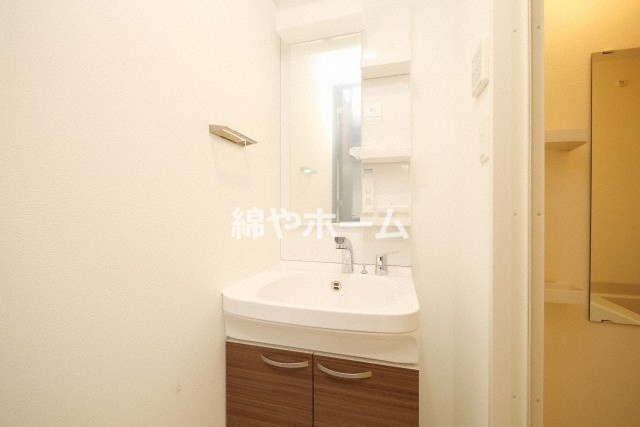 大阪難波Noahの洗面所|明るい洗面所です