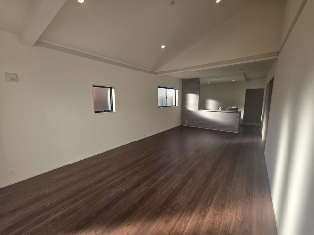 【居間・リビング】 | リーブルガーデン．S　行田矢場第４　 | １号棟現地リビング（2026年01月23日）撮影