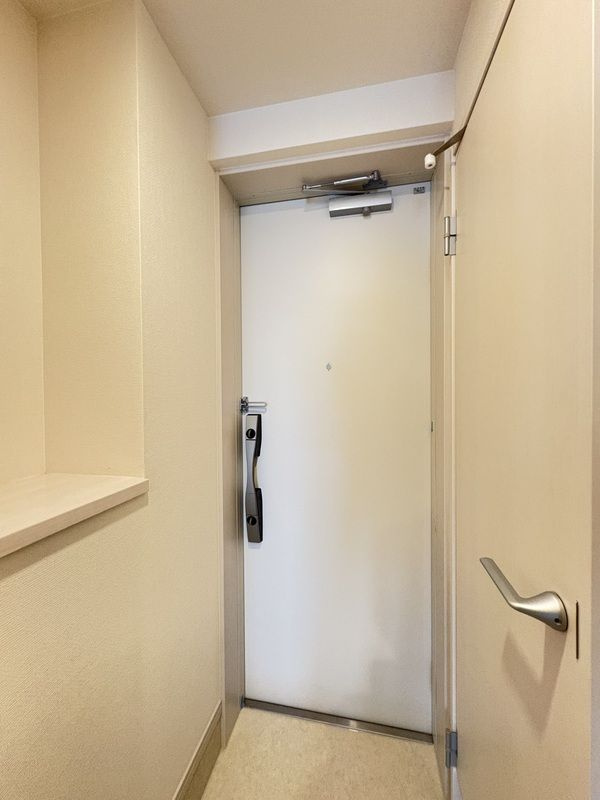 リブリ・矢川の玄関