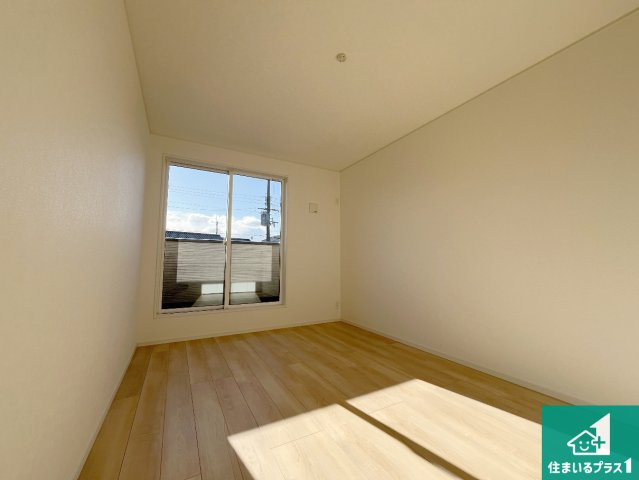 守山市水保町　第13期　新築一戸建ての洋室|シンプルな洋室は、自分好みのインテリアが楽しめます♪ご家族とインテリアや家具を選びに行くのは新築購入時の醍醐味の一つです。ぜひお楽しみください♪