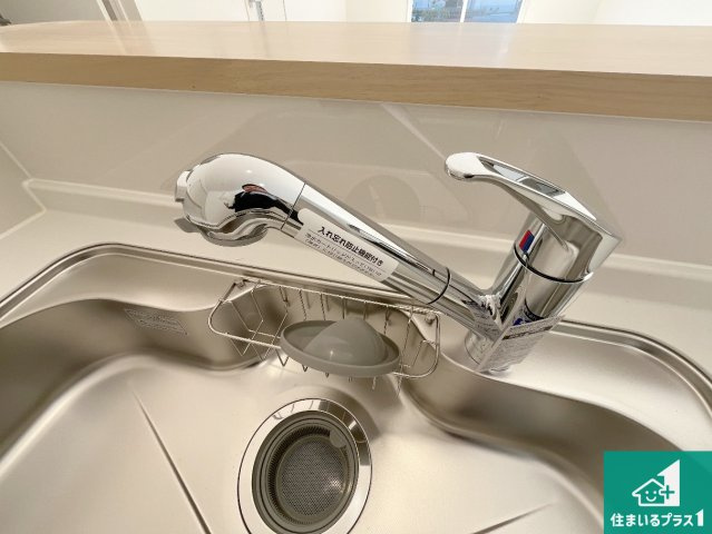 守山市水保町　第13期　新築一戸建ての設備|浄水器を内蔵！炊飯時、お茶を作る時に安心してお水を使えます！お湯と冷水、浄水と原水、シャワーの切替えもワンタッチです！