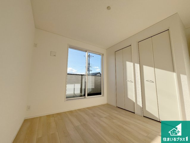 守山市水保町　第13期　新築一戸建ての洋室|シンプルな洋室は、自分好みのインテリアが楽しめます♪ご家族とインテリアや家具を選びに行くのは新築購入時の醍醐味の一つです。ぜひお楽しみください♪