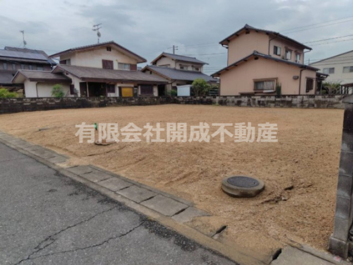 北畝六丁目　売地の前面道路含む現地写真