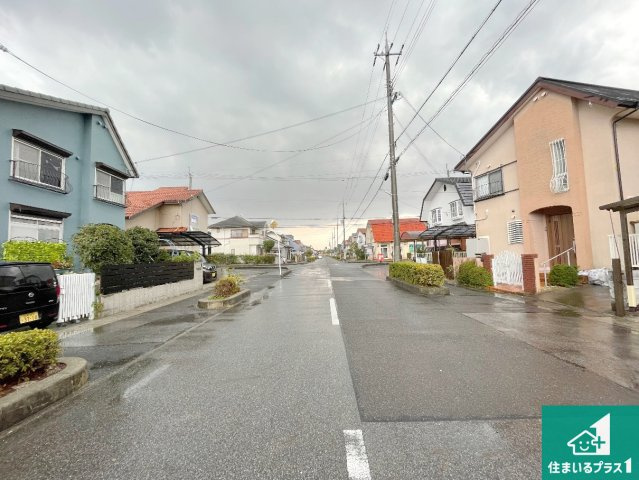 守山市水保町　第13期　新築一戸建ての前面道路含む現地写真|周辺は落ち着いた街並みの住宅地！子育てがしやすい住環境です！まだ未完成ですが、現地でしかわからない事もございます。是非一度ご覧ください。