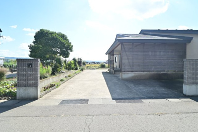 【外観】 | 黒石市青山　中古住宅　オール電化