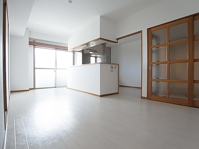 神戸市須磨区行幸町２丁目の賃貸マンションの居間・リビング|リビング