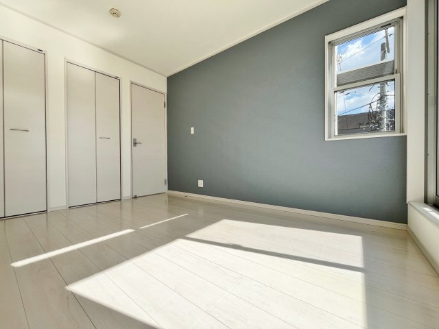 和光市中央1丁目の洋室|3階6.0帖洋室①
プライベート空間は広さをしっかり確保
全室5.5帖以上
2面採光・収納付です