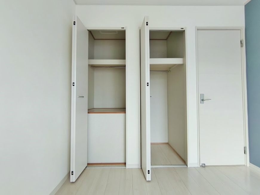 和光市中央1丁目の収納|3階6.0帖洋室①
壁面にはクロゼットが2か所ございます
衣類の他にもたっぷりしまえてうれしい仕様です