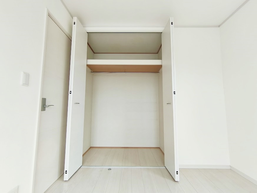 和光市中央1丁目の収納|3階6.0帖洋室②　クローゼット
壁面には大型のクローゼットを完備しております
